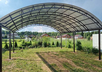 Навес для двух автомобилей 16*8*2,3 м из поликарбоната