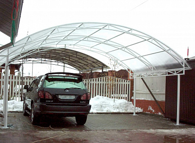 Навес для двух автомобилей 6,6*8,4*2,2 м из поликарбоната